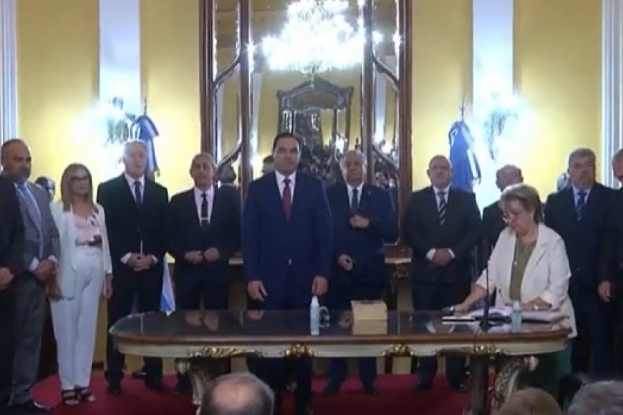 Juraron nuevos ministros en el renovado Gabinete de Valdés
