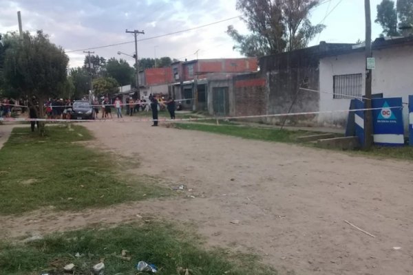 Un efectivo de la Prefectura mató a un joven de 16 años que intentó robarle