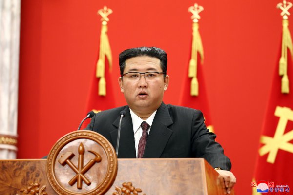 Kim Jong-un decretó un luto obligatorio y por once días queda prohibido reír y tomar alcohol