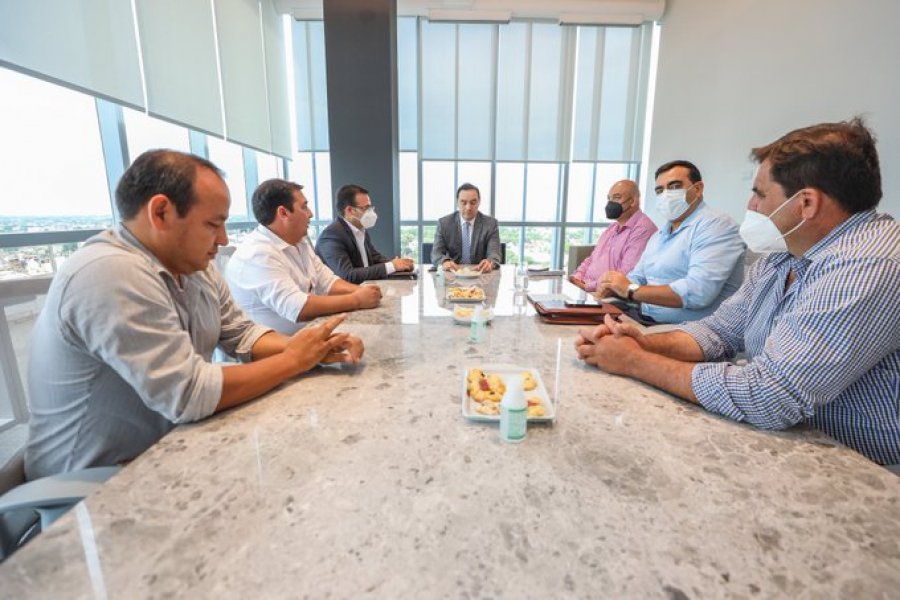 Valdés se reunió con intendentes para analizar la situación institucional y financiera
