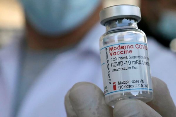 Moderna dijo que el refuerzo de su vacuna protege contra la variante Ómicron