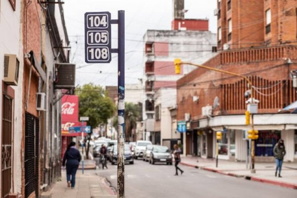 Desvían el tránsito por un corte de calle en pleno centro