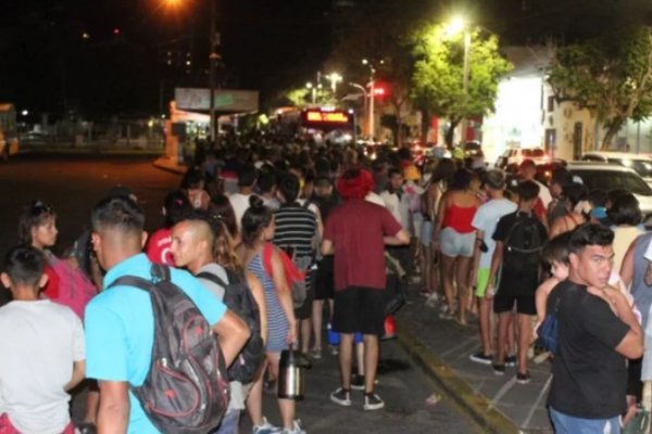 Playas colmadas y largas filas para volver a Chaco