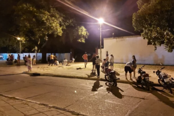 Alarma Covid: Largas filas de testeos por la madrugada en Corrientes