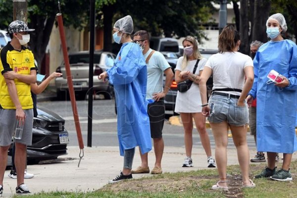 Los ministros de Salud de todo el país se reúnen para definir nuevas medidas