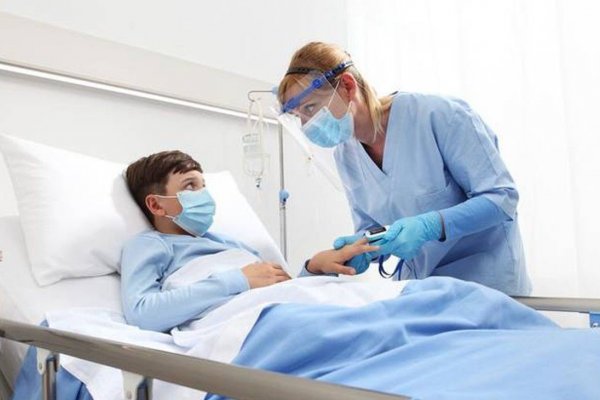 Estados Unidos tiene más niños en hospitales ante el auge del Covid-19