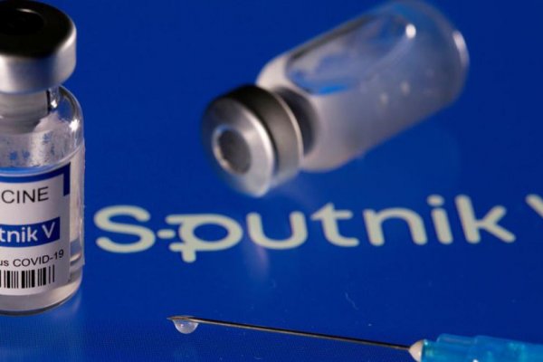 La Sputnik V podría estar disponible en aerosol para 2022