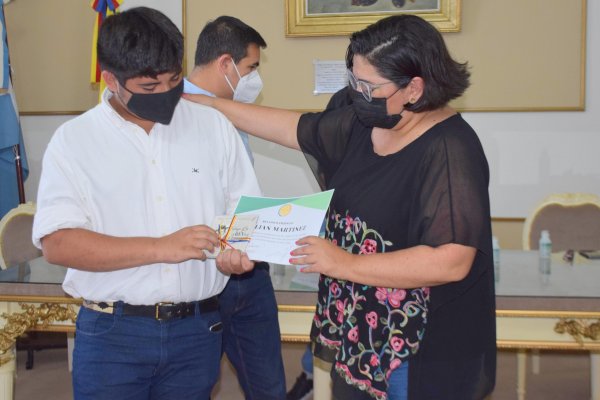 Entregaron certificados a alumnos de la Escuela Tarragosera