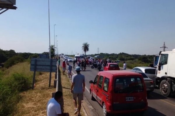 Corte total en el puente Chaco-Corrientes