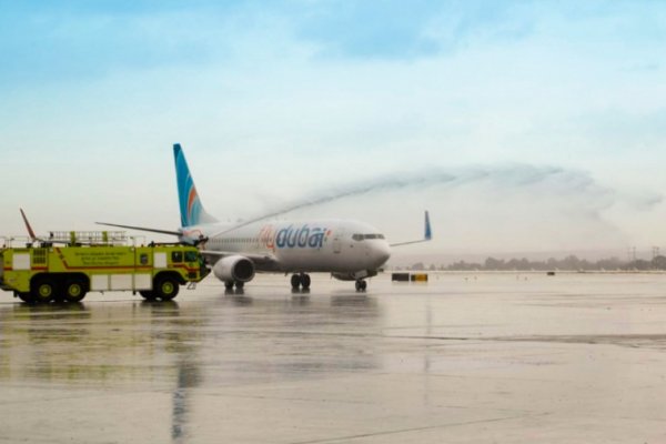 Emiratos Árabes Unidos prohíbe los viajes al exterior para los no vacunados