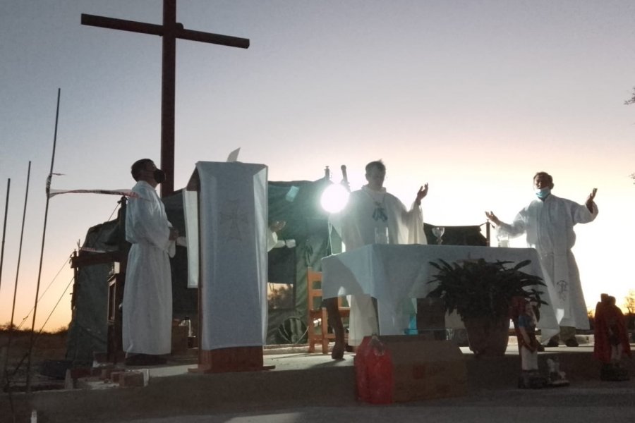 Monseñor Canecín animó a los peregrinos de la Cruz Gil a ser cireneos