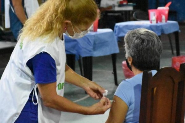 Corrientes: Aplican tercera dosis con un intervalo de 4 meses