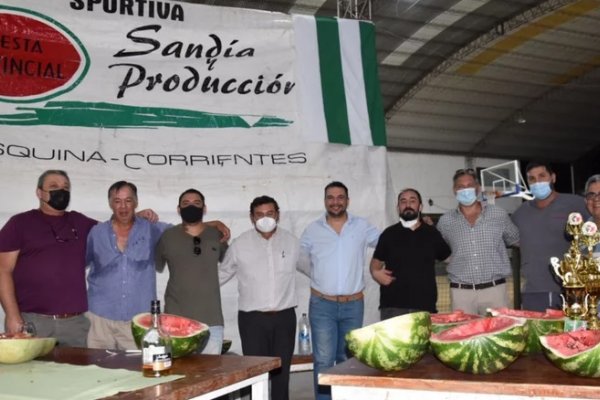 La impresionante sandía que coronó al mejor productor de Corrientes