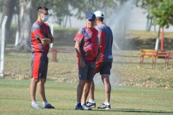 Arsenal detectó 10 casos positivos de Covid-19 y levantó la pretemporada