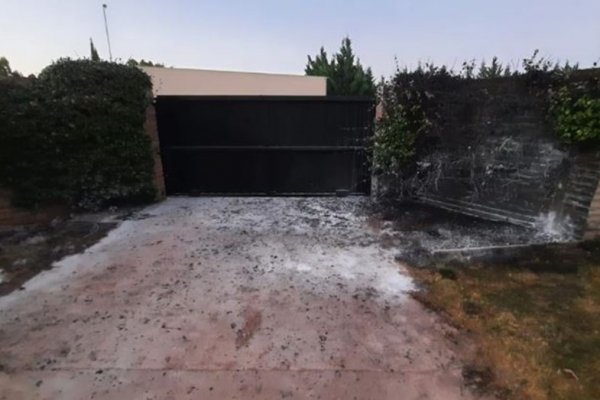 Atentaron con explosivos la casa de un funcionario de Salud bonaerense en Bahía Blanca