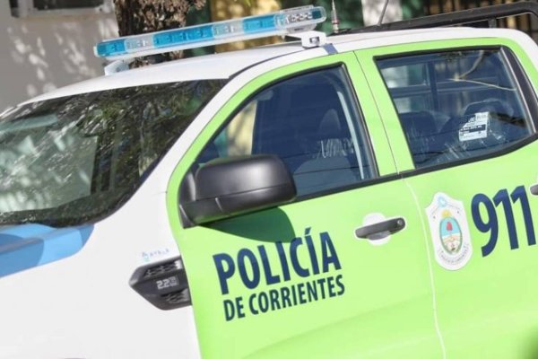 Choque entre un automóvil y una motocicleta en Avenida 3 de abril y Chaco