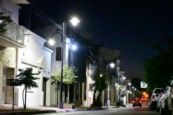 Avanza la instalación de 1.370 farolas LED en la ciudad