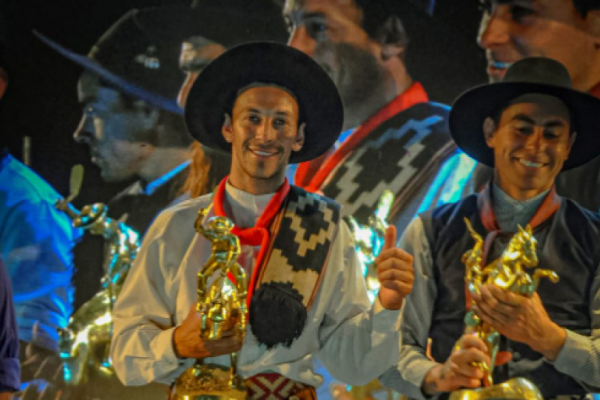 Un correntino salió campeón de jineteada en Diamante