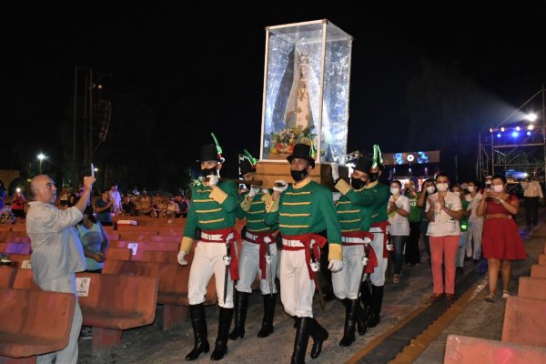 El Chamamé brilló con la fe mariana que llegó desde el Paraná y homenajes a los Héroes de Malvinas