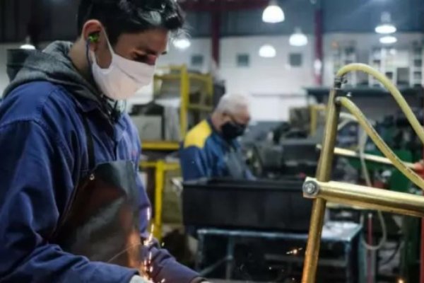 La UIA advierte que el ausentismo laboral llegó al 13% en enero y generó problemas en las industrias