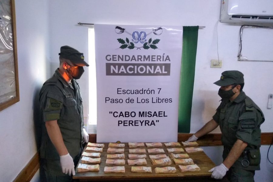 Corrientes: Pasajero viajaba hacia Buenos Aires con 2.685.000 pesos ocultos en una mochila