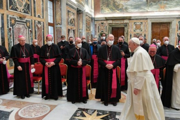 El Papa ratifica el compromiso de la Iglesia para dar justicia a las víctimas de abusos