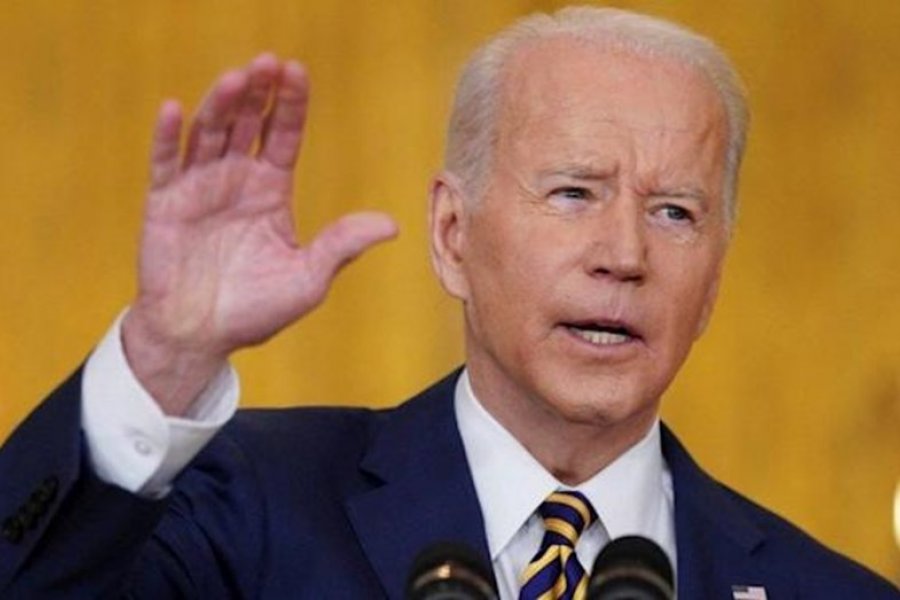 Otro blooper de Joe Biden: se olvidó que había saludado a un senador y le volvió a extender la mano