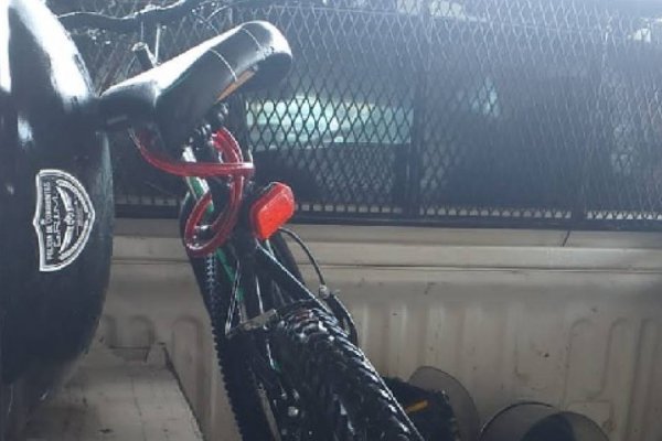 Detenido tras robar una bici y chocar contra un auto