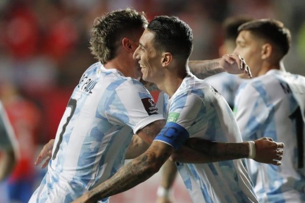 La Selección Argentina venció a Chile y lo complicó