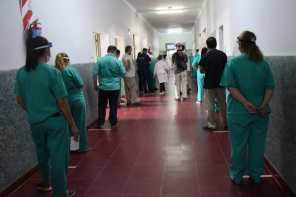 Se suman 125 médicos al Hospital de Campaña para evitar el colapso