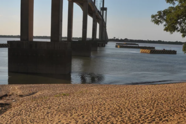 Aprovecharán la bajante extrema para arreglar las defensas del puente Belgrano