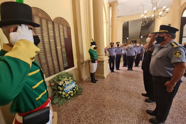 Homenaje a policías caídos en cumplimiento del deber