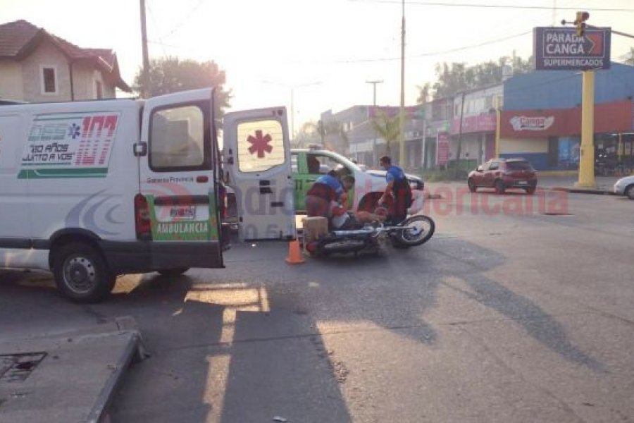 Una mancha de aceite provocó la caída de dos motociclistas