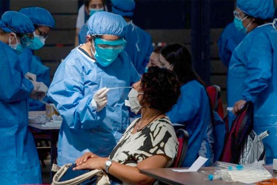 42.437 nuevos casos y 318 muertes por coronavirus en Argentina