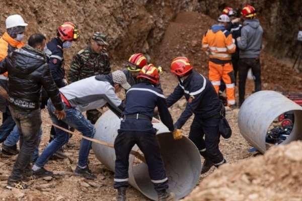 Desesperado rescate en Marruecos de un niño que cayó hace cinco días en un pozo