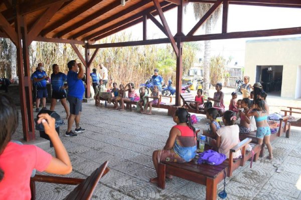 Niños y niñas disfrutan de la colonia de vacaciones municipal