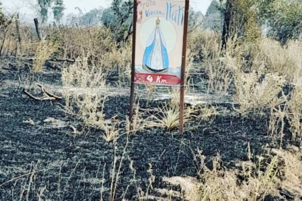 La imagen de la Virgen quedó intacto a pesar de la furia de las llamas