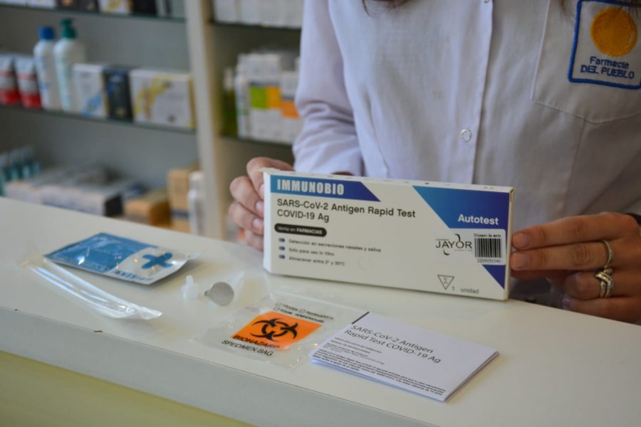 Farmacias de Corrientes reciben solo dos autotest de Covid por local