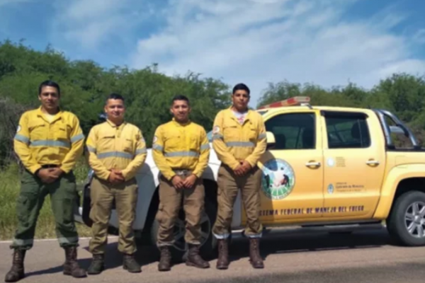 Brigadistas jujeños se suman a controlar los incendios en Corrientes