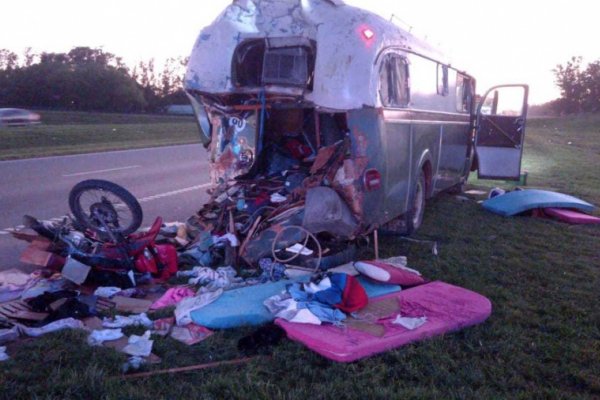 Un muerto y cinco heridos al chocar un camión y un motorhome en Zárate