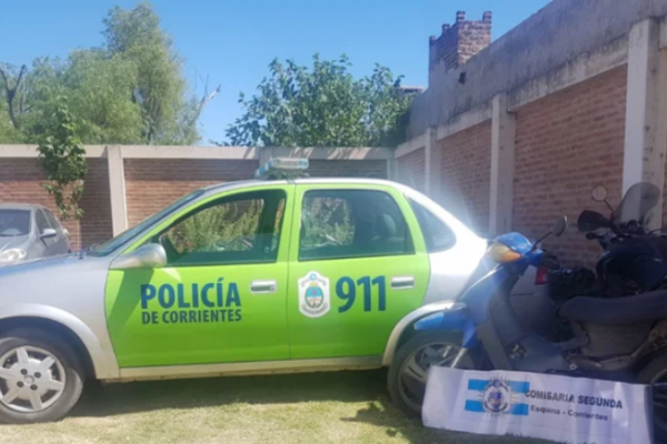 Recuperaron una motocicleta sustraída del frente de una casa