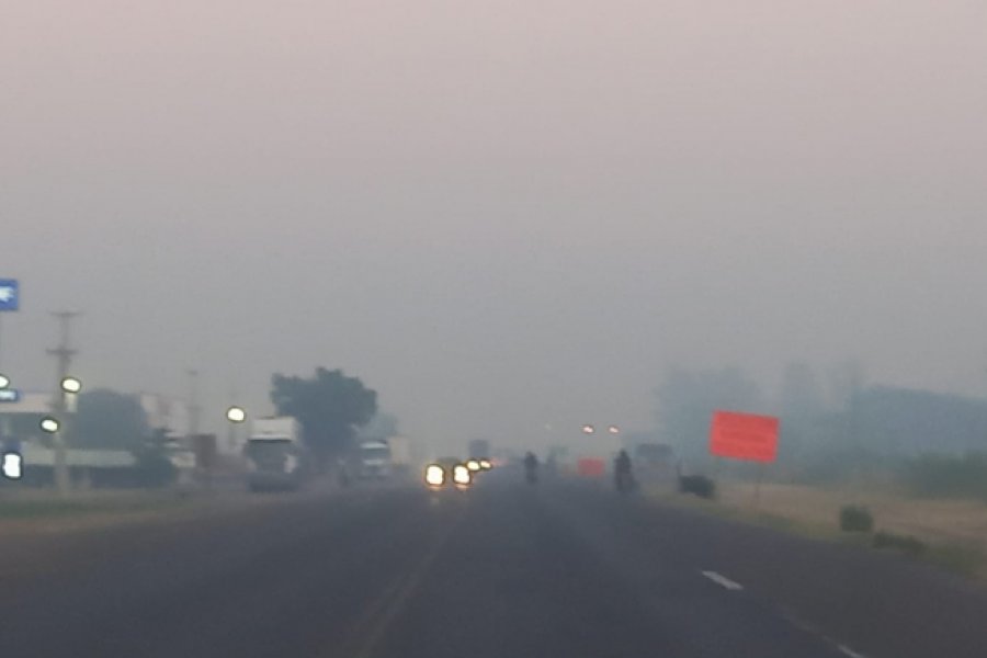 La Ciudad amaneció cubierta con humo por una quema de basura
