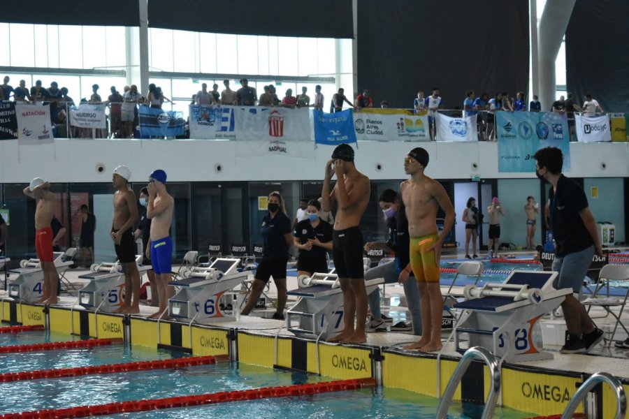 Nadadores regatenses entre los mejores en el Campeonato de la República