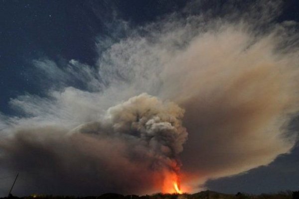 Impactantes imágenes de la erupción del volcán Etna