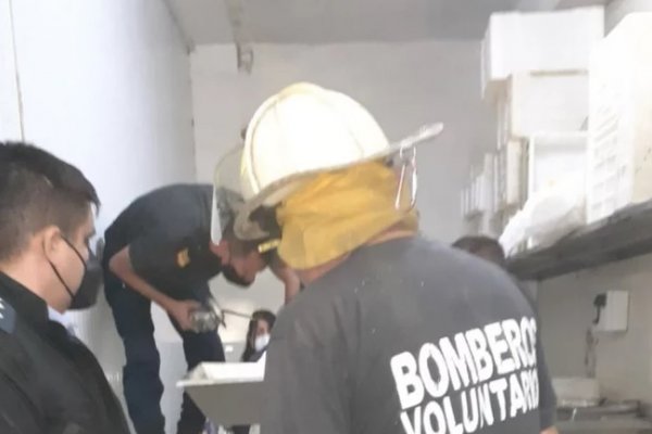 Un trabajador quedó con el brazo atrapado en una picadora de carne