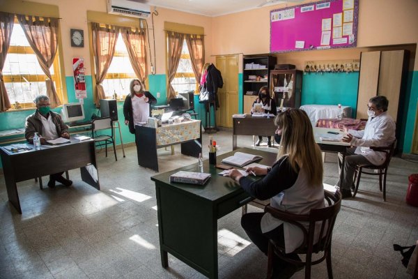 Los docentes santiagueños volvieron a las escuelas con 