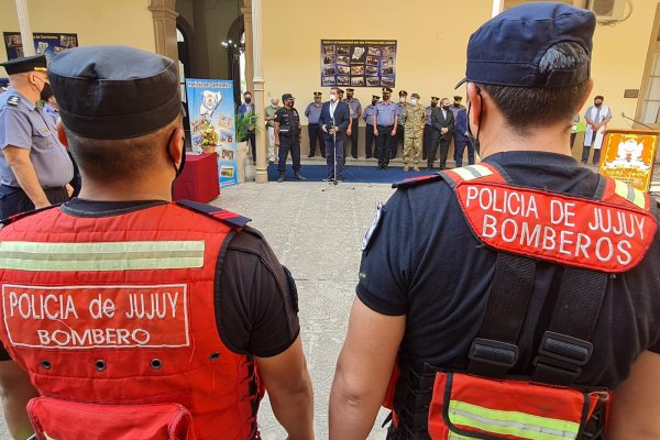 Incendios: Reconocimiento a los bomberos de la Policía de Jujuy