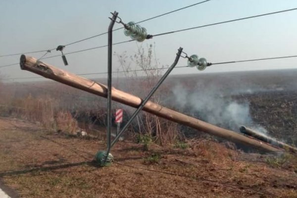 Efecto colateral de incendios: Localidades sin luz en Corrientes