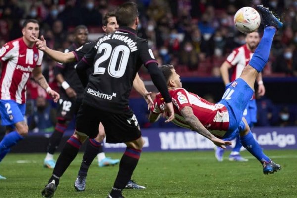 Atlético de Madrid cayó como local ante Levante y a Correa le anularon un golazo de chilena