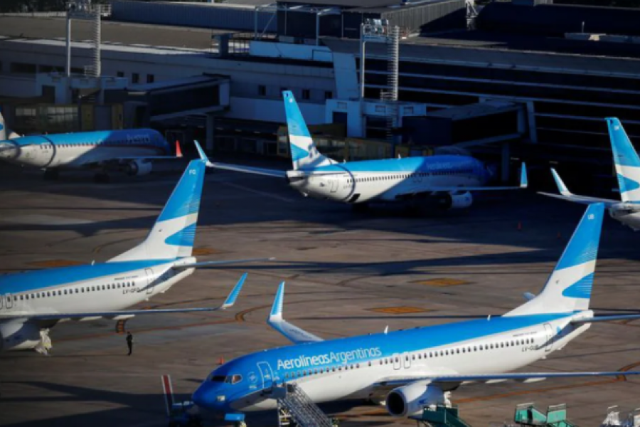 Por una medida gremial Aerolíneas Argentinas reprogramó los vuelos de más de 12.000 pasajeros
